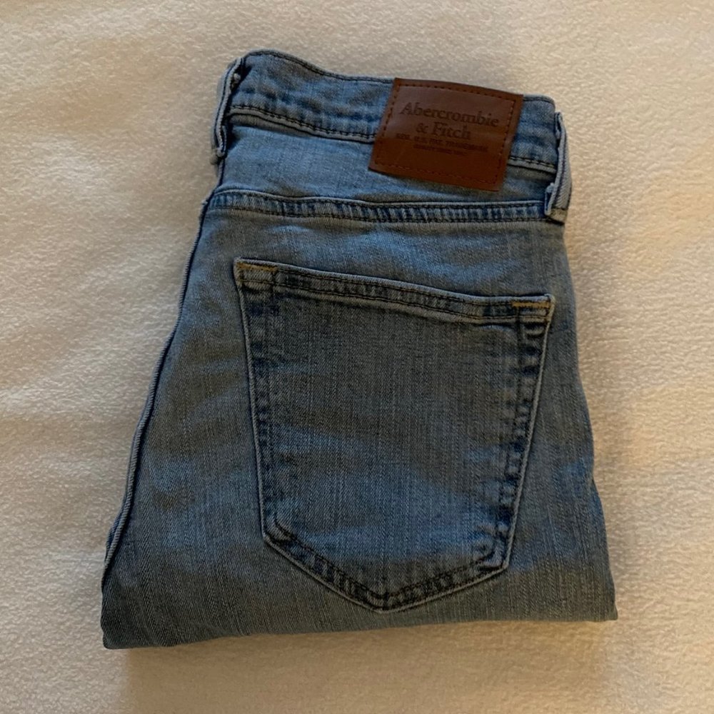 Abercrombie & Fitch Rustin Athletic Skinny Stretch jeans light wash 28 x 30